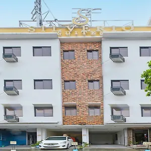 Oyo 896 Silverio Suites Hotel